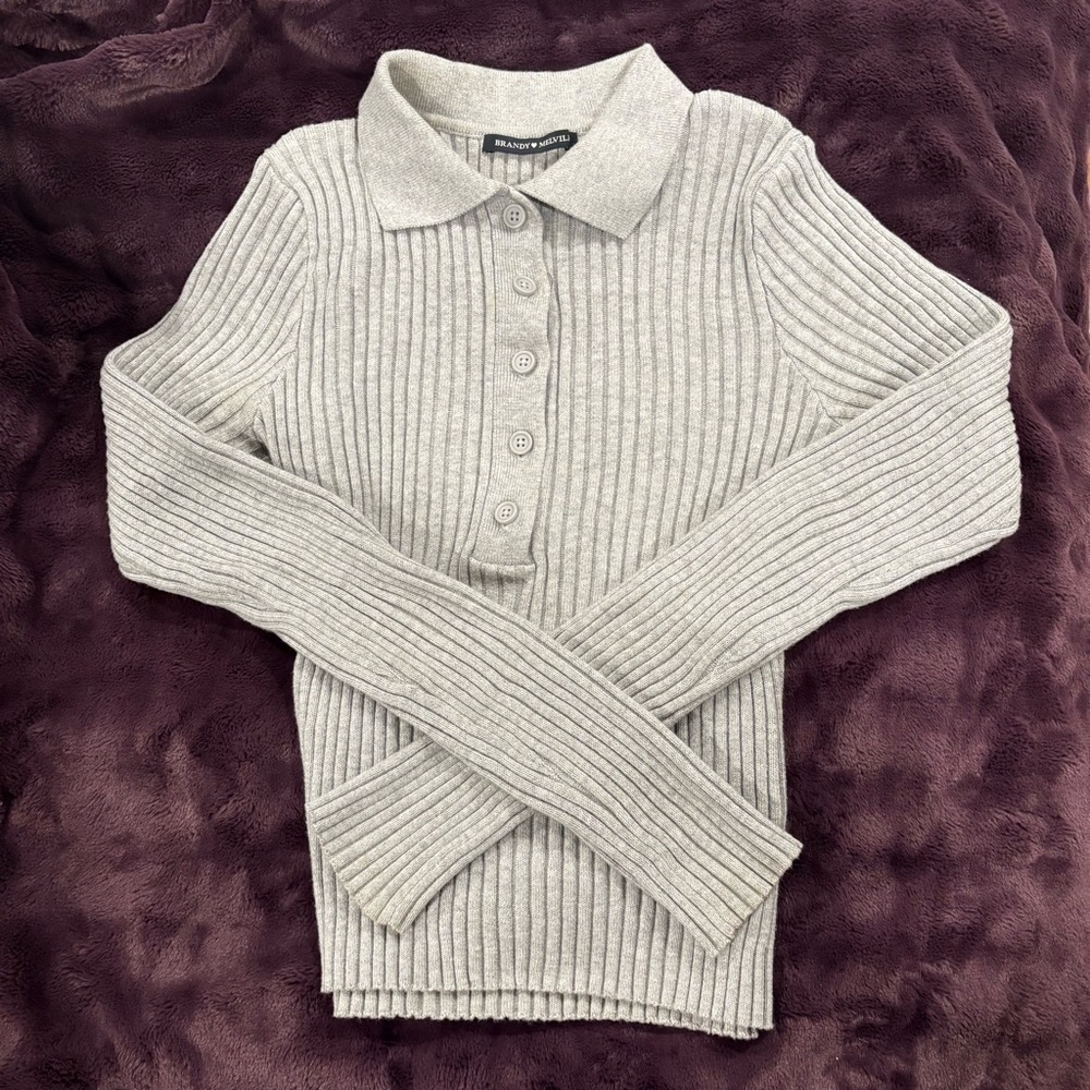 Brandy Melville - Light Grey Sweater